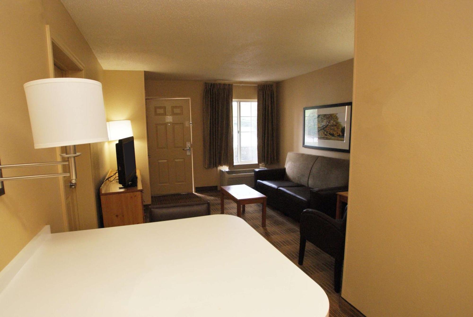 Extended Stay America Select Suites - Durham - University - Ivy Creek Blvd Εξωτερικό φωτογραφία