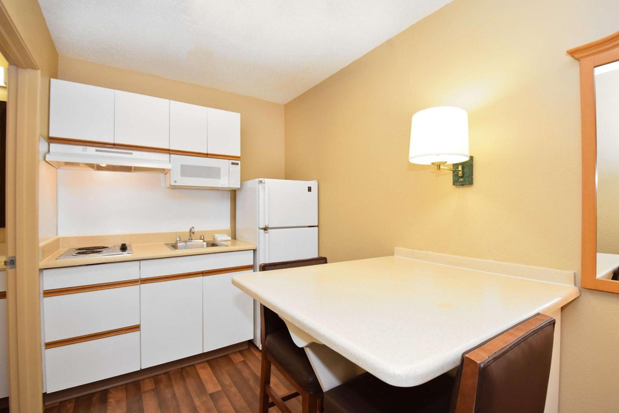 Extended Stay America Select Suites - Durham - University - Ivy Creek Blvd Εξωτερικό φωτογραφία