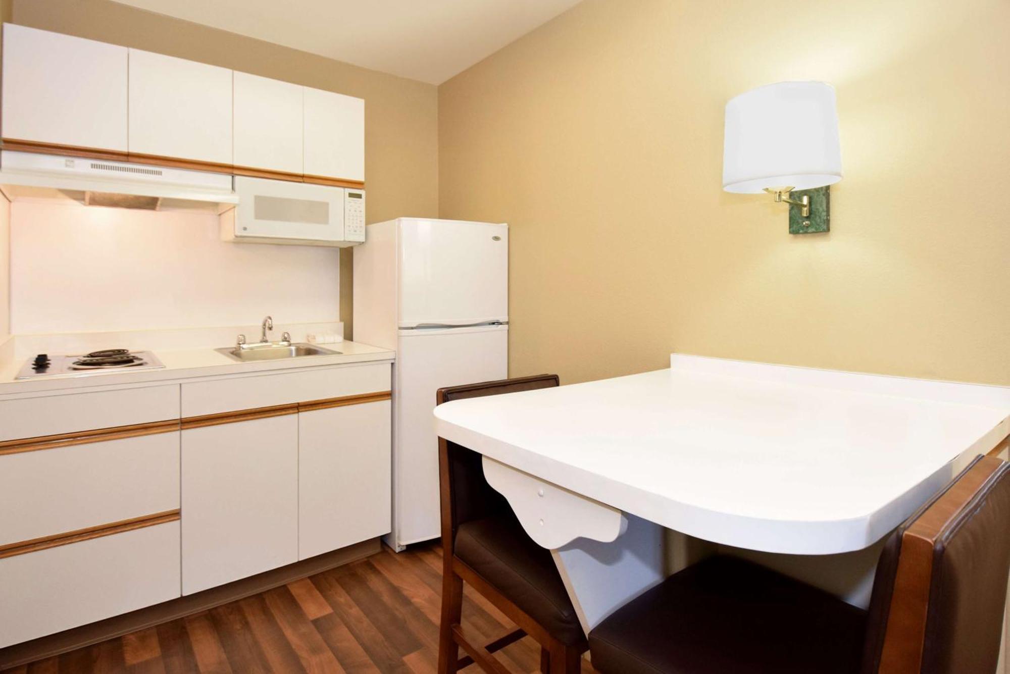 Extended Stay America Select Suites - Durham - University - Ivy Creek Blvd Εξωτερικό φωτογραφία