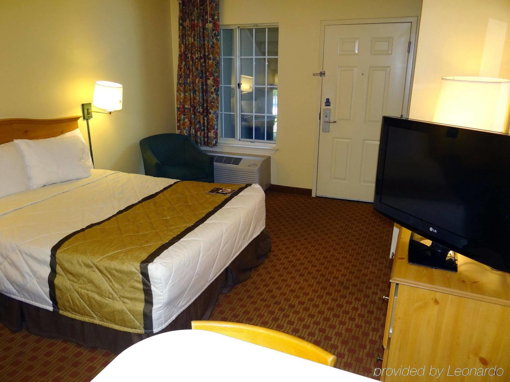 Extended Stay America Select Suites - Durham - University - Ivy Creek Blvd Εξωτερικό φωτογραφία